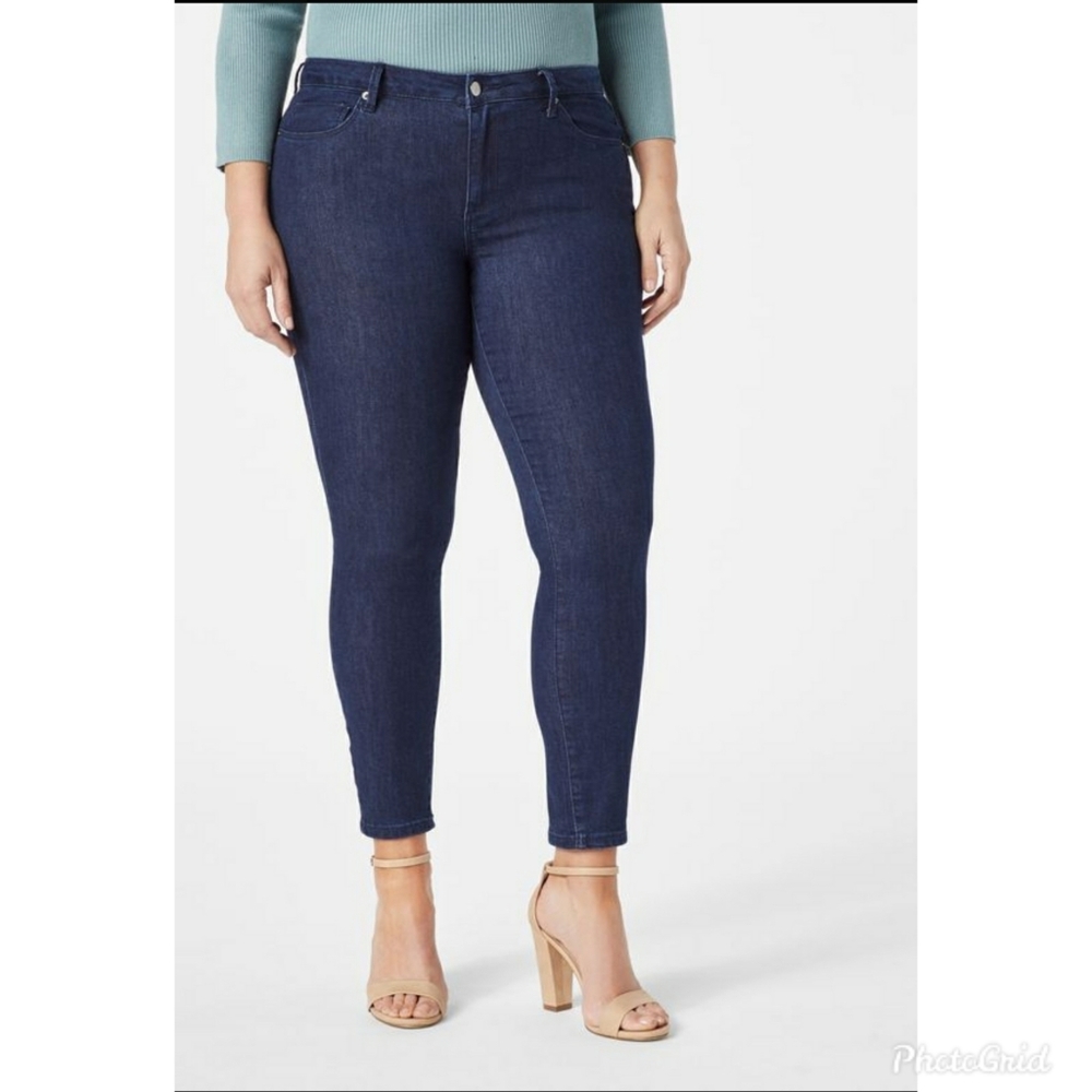 Modern Mid-Rise Skinny Jeans